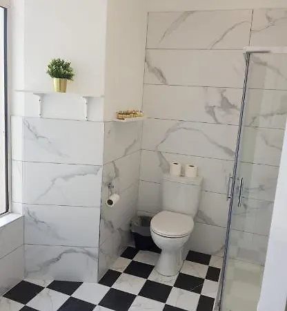 فندق مبيت وإفطار Adams Townhouse *