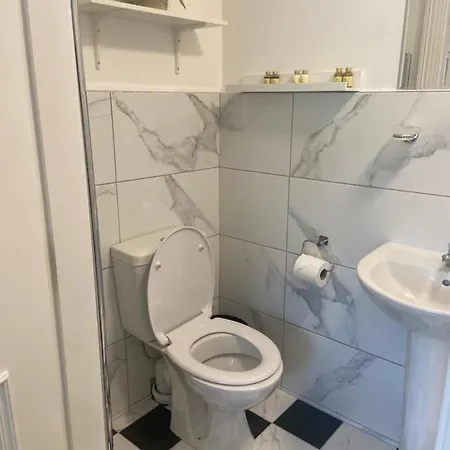 Oda ve Kahvaltı Adams Townhouse
