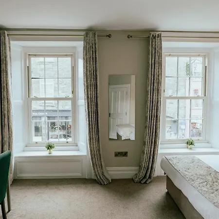 Adams Townhouse *