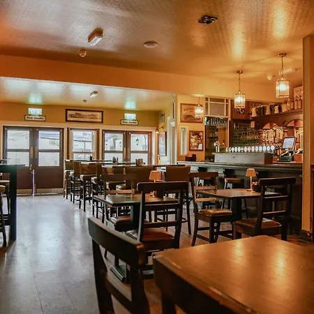 Adams Townhouse دينغل